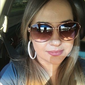 Meet your Posher, Marisa